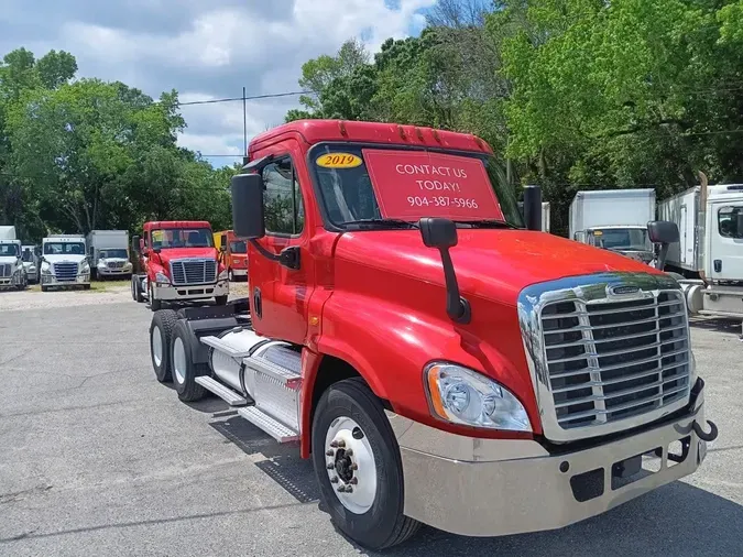 2019 FREIGHTLINER/MERCEDES CASCADIA 125