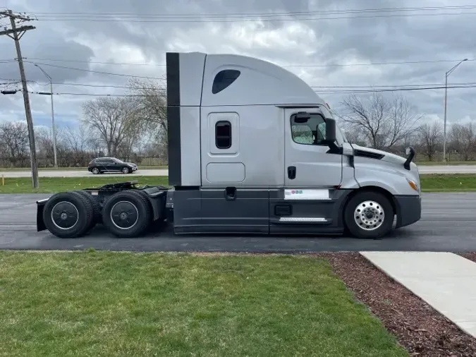 2022 Freightliner Cascadia