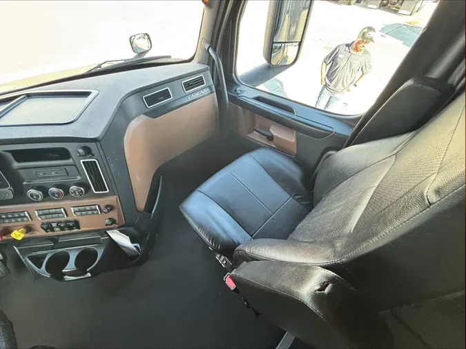 2024 Freightliner Cascadia 126