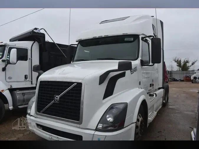 2017 VOLVO VNL64T670