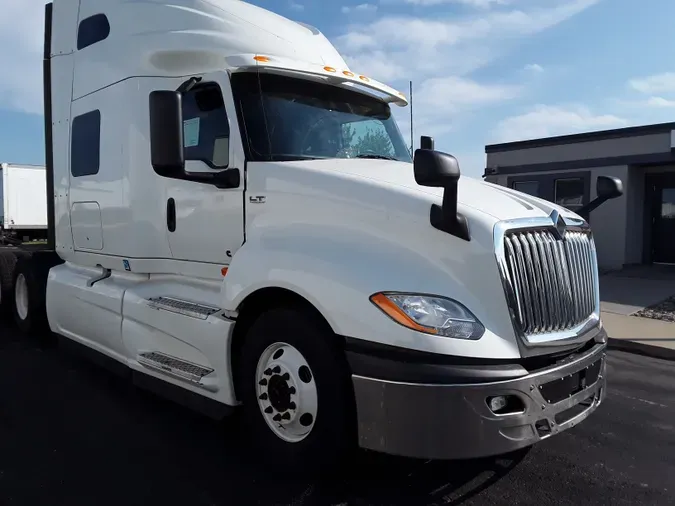 2019 NAVISTAR INTERNATIONAL LT625 SLPR CAB