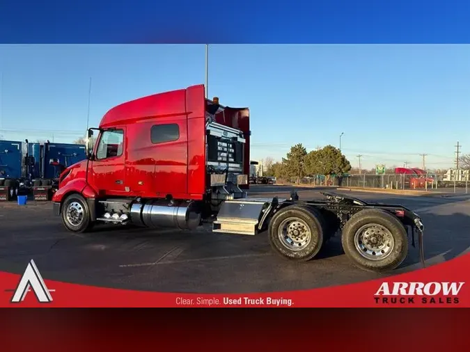 2021 VOLVO VNL740