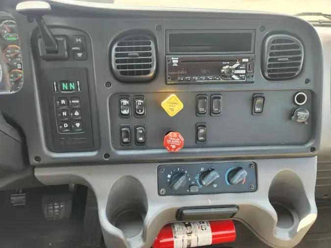2018 FREIGHTLINER/MERCEDES M2 106