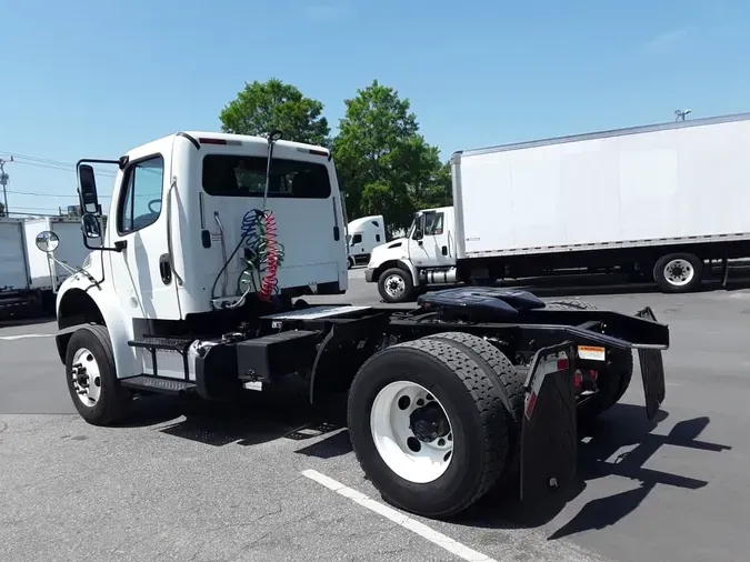 2016 FREIGHTLINER/MERCEDES M2 106