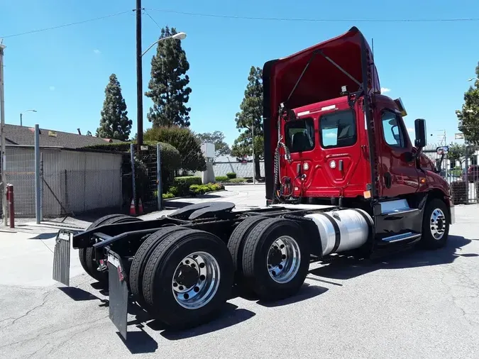 2020 FREIGHTLINER/MERCEDES CASCADIA 125