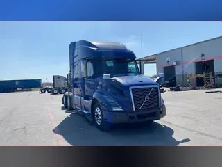 2023 Volvo VNL860