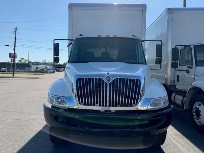 2018 International 4300-4X2