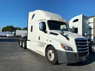 2020 FREIGHTLINER T12664ST