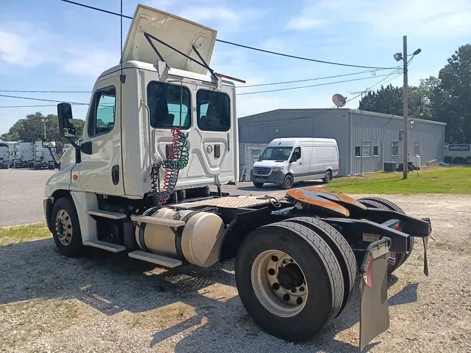 2016 FREIGHTLINER/MERCEDES CASCADIA 125