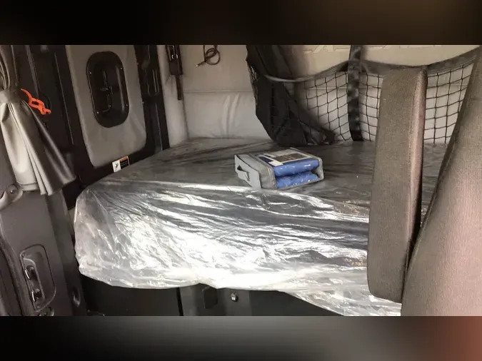 2021 Freightliner Cascadia 126