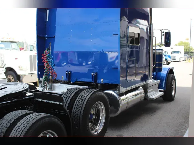 2020 Peterbilt 389