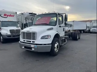 2017 FREIGHTLINER/MERCEDES M2 106