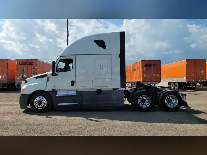 2020 Freightliner Cascadia 126