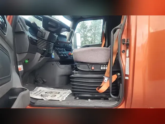 2022 INTERNATIONAL LT8f1dd1c87645676690aad42fdb423f77