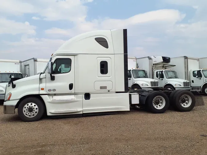 2018 FREIGHTLINER/MERCEDES CASCADIA 125