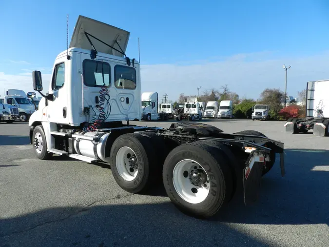 2020 FREIGHTLINER/MERCEDES CASCADIA 125