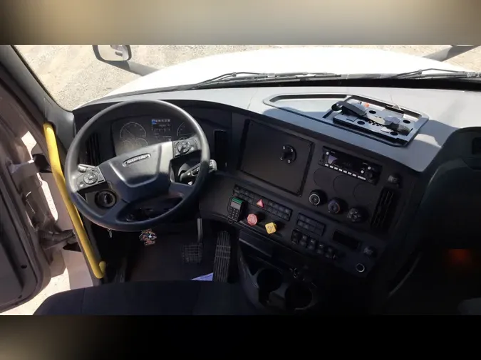 2025 Freightliner Cascadia 126