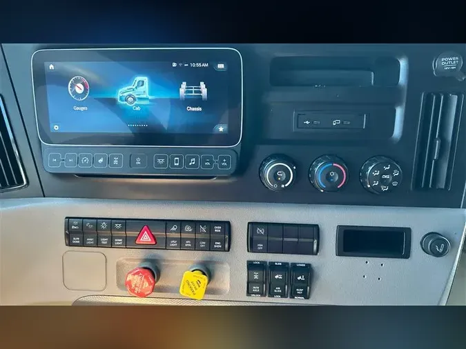 2021 FREIGHTLINER CASCADEVO1