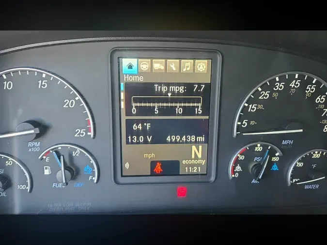 2021 Freightliner Cascadia 126
