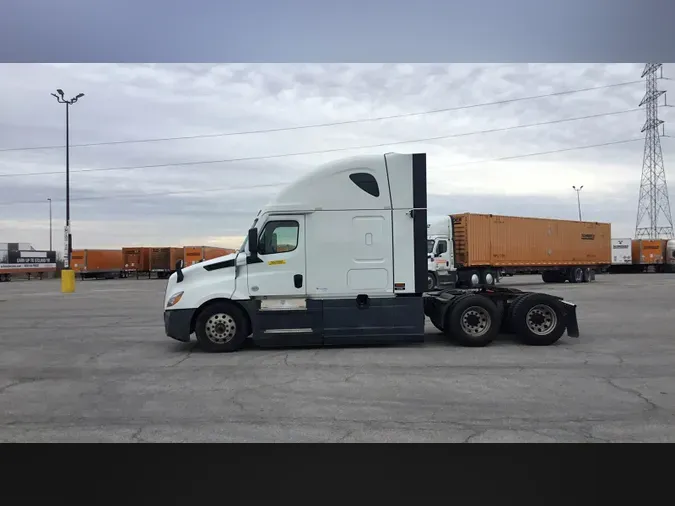 2022 Freightliner Cascadia 126
