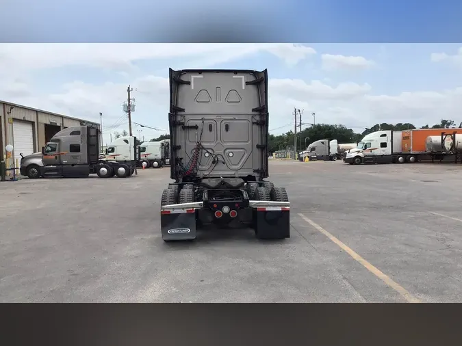 2023 Freightliner Cascadia