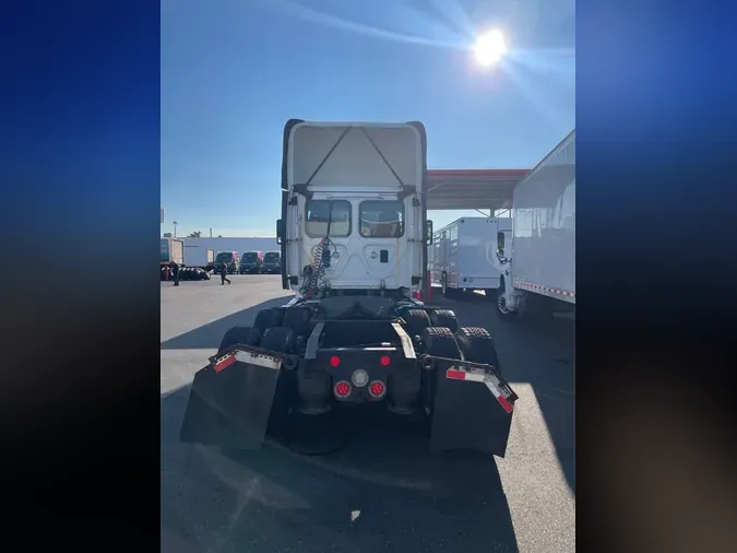 2016 FREIGHTLINER/MERCEDES CASCADIA 125