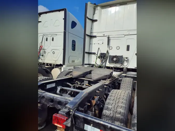 2019 NAVISTAR INTERNATIONAL LT625 SLPR CAB