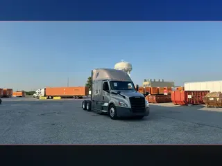 2022 Freightliner Cascadia 126