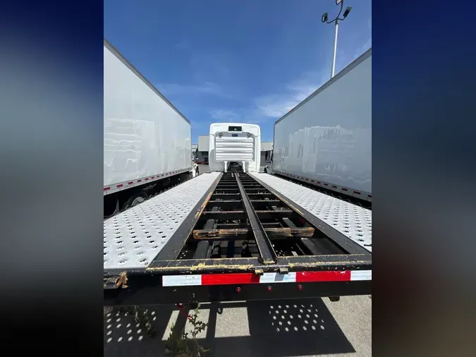 2020 FREIGHTLINER NEW CASCADIA 126