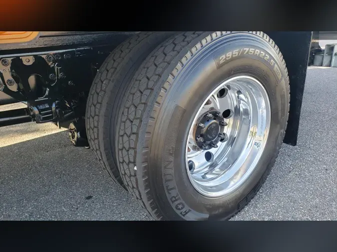 2020 Peterbilt 337