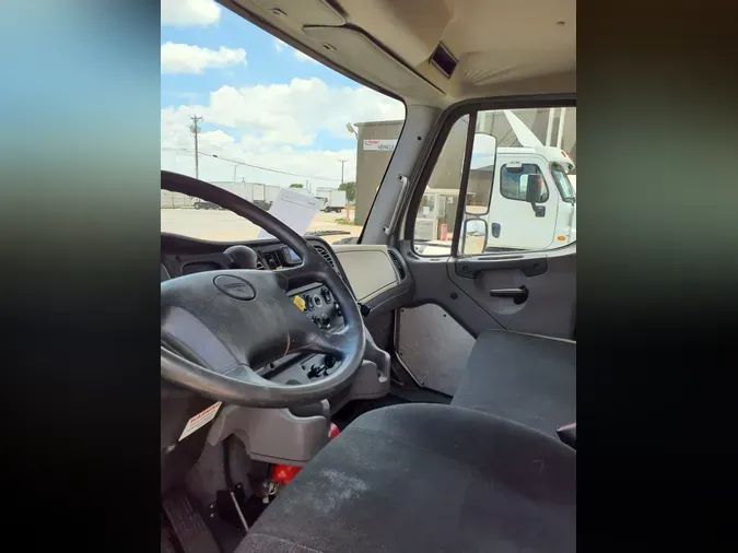 2019 FREIGHTLINER M2 106
