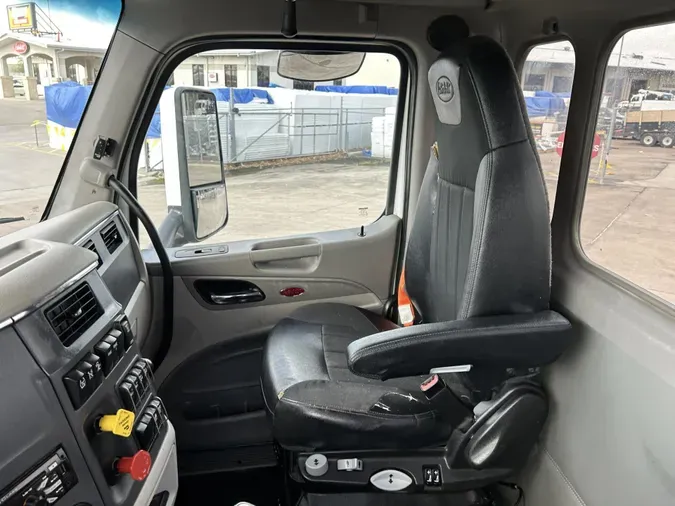 2020 Peterbilt 567