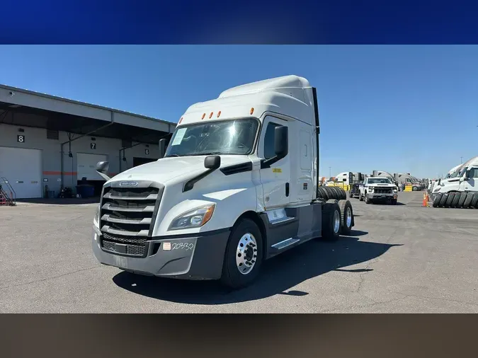 2020 Freightliner Cascadia 126