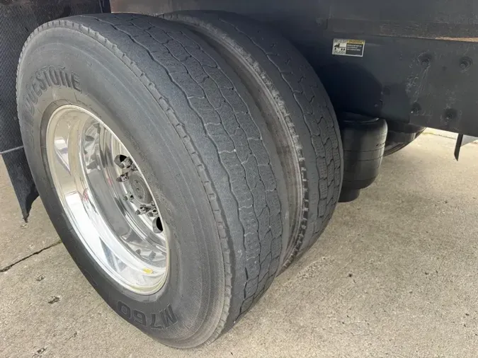 2020 Peterbilt 337