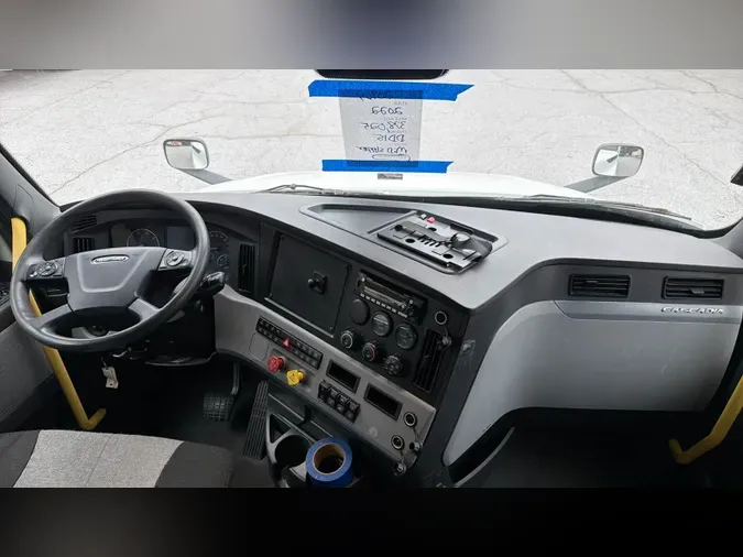 2022 Freightliner Cascadia 1268f36670a3d1aaa07208f095150b36900