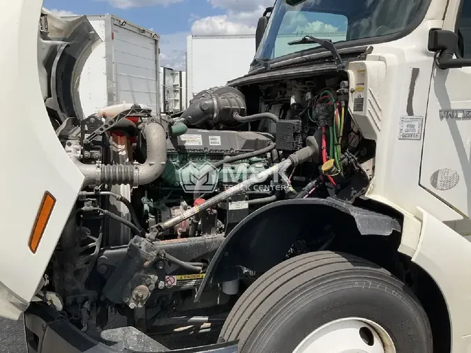 2019 VOLVO VNL64T760