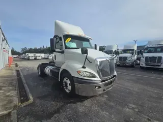 2019 NAVISTAR INTERNATIONAL RH613 DAYCAB S/A