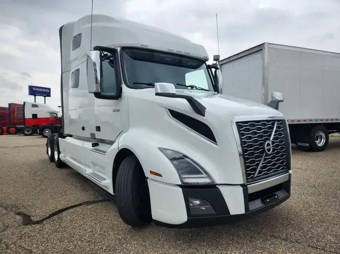 2024 VOLVO VNL64T760
