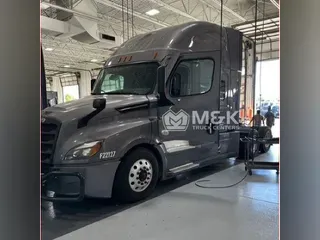 2022 FREIGHTLINER Cascadia 126