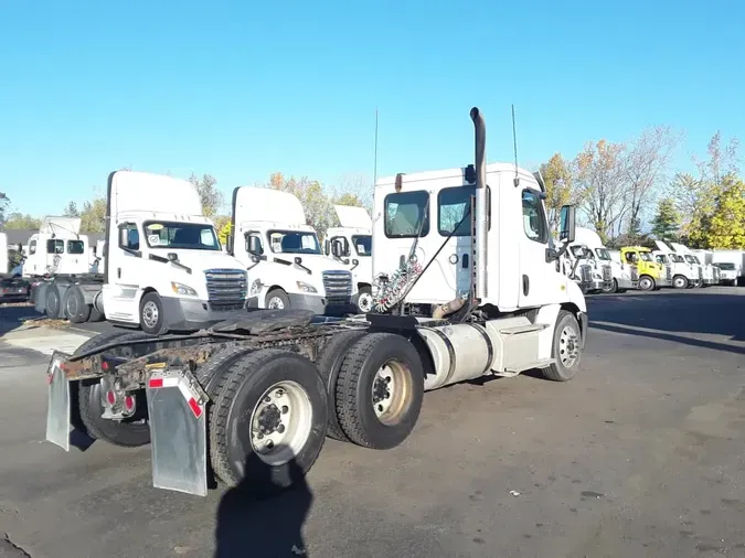 2019 FREIGHTLINER/MERCEDES CASCADIA 113