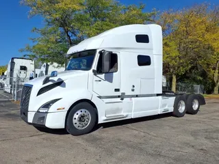 2021 VOLVO VNL64T-760