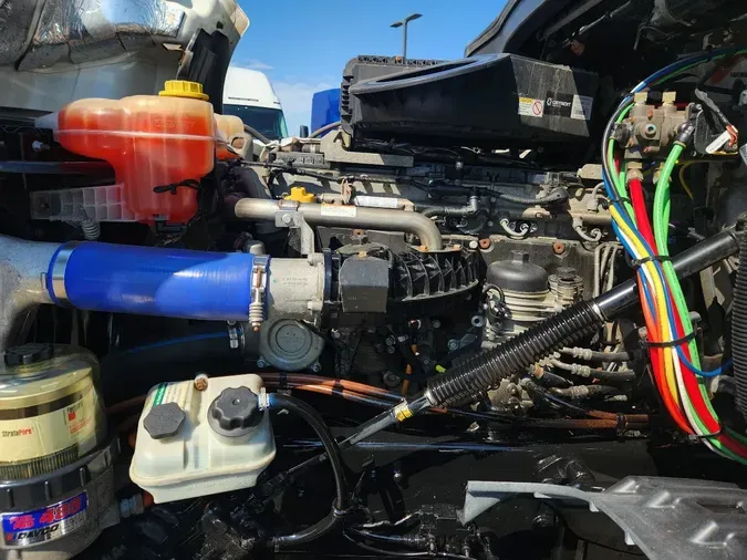 2019 FREIGHTLINER Cascadia 126