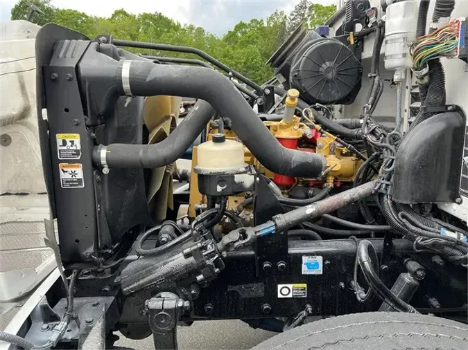 2006 PETERBILT 335
