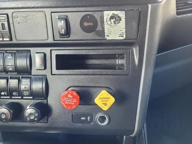 2022 International LT625