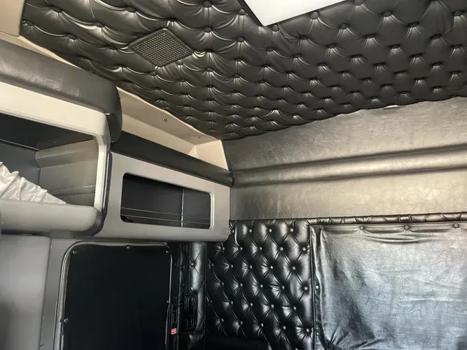 2020 Kenworth W900L