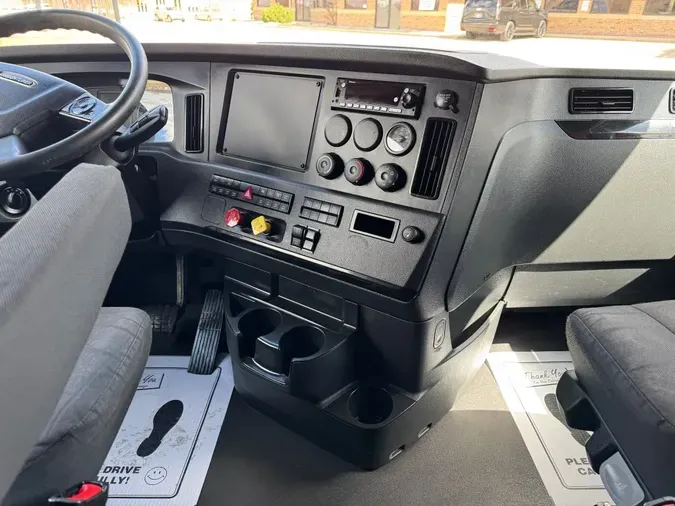 2023 FREIGHTLINER Cascadia 126