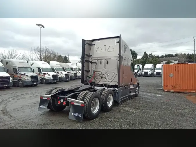 2024 Freightliner Cascadia 126