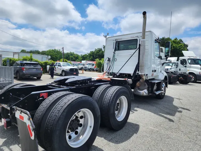 2019 VOLVO VNL64TRACTOR