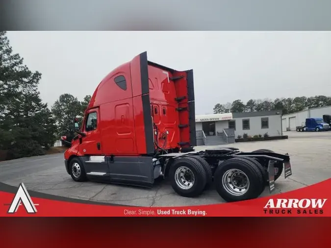 2021 FREIGHTLINER CA126