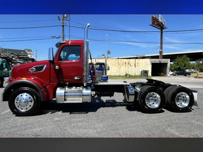 2025 Peterbilt 5678f64e5b59e8bff29a23c35ff88b465e2